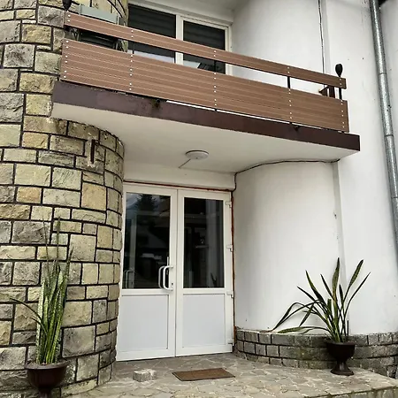 Deer House - Fireplace 1Br Near Sinaia Plaza-3