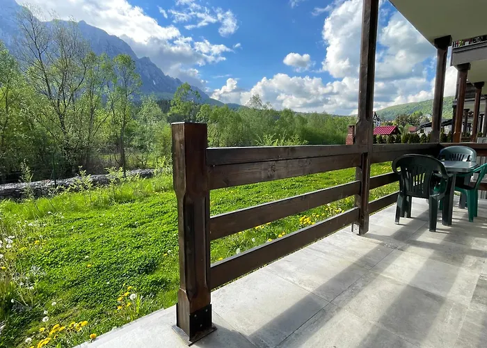 Cozy Riverfront Apartments With Garden And Mountain View Buşteni